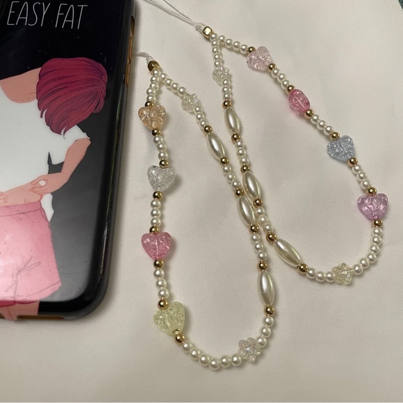 ☀️Handmade heart faux pearl beaded phone chain for each - Picture 1 of 3